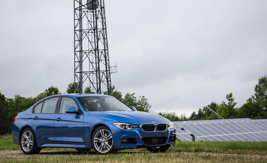  BMW 330e M Sport 2016 года  (US) (фото 12 из 14)